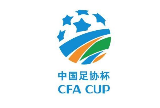 浴池中的她