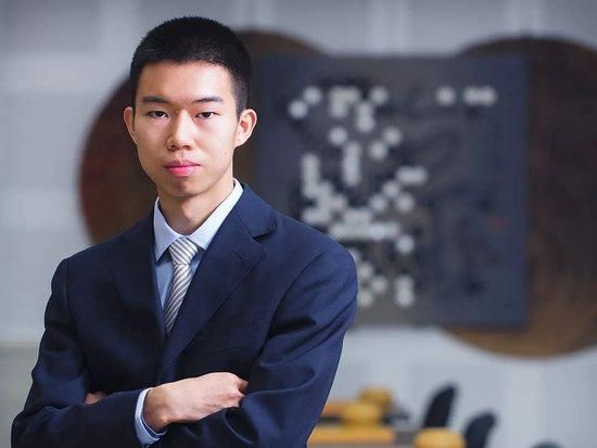 久久久久成人精品一区二区