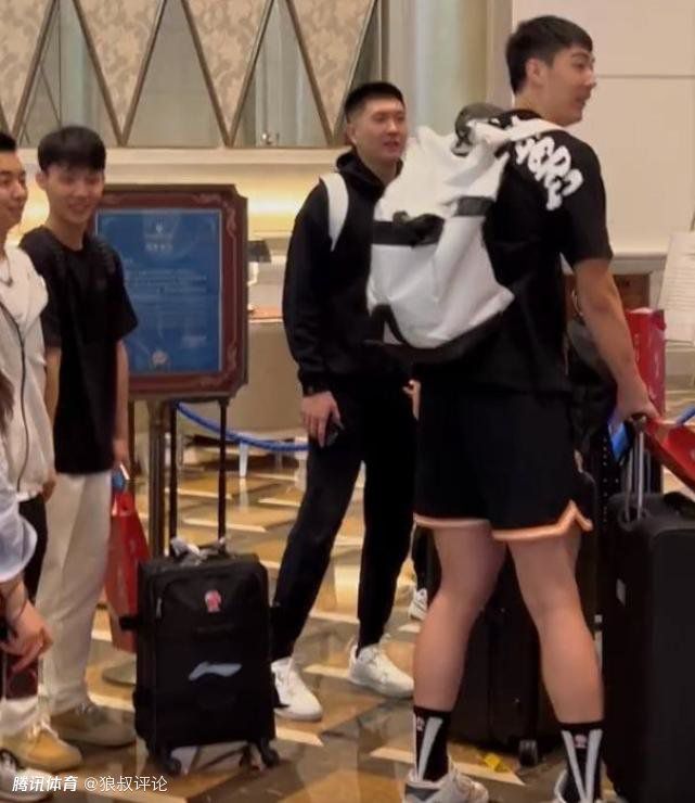 显示屏花屏竖条纹怎么修