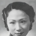 美女脱掉内裤和胸罩